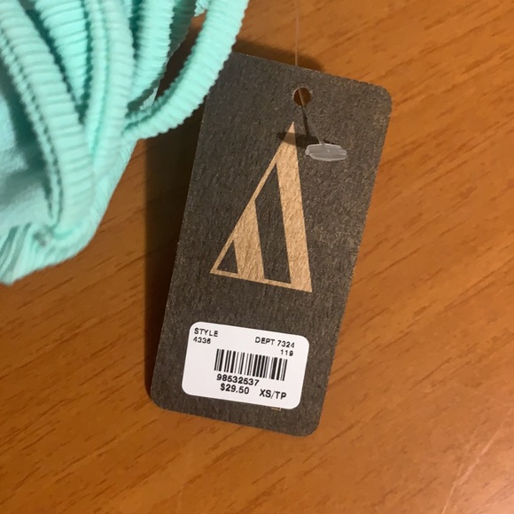 Cute bikini top with tag - Picture 3 of 3